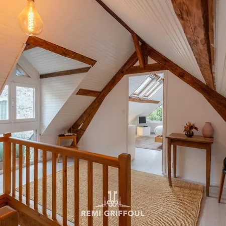 Fenetres Sur Cour 3 - Duplex In The Heart Of The Center