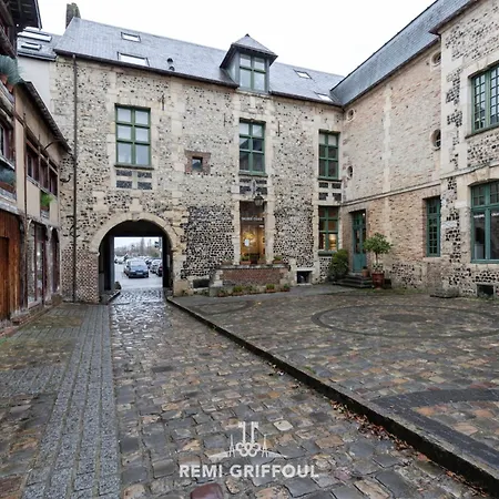 Apartment Fenetres Sur Cour 3 - Duplex In The Heart Of The Center Honfleur