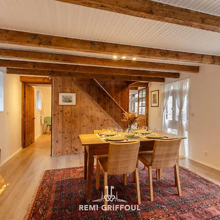 Fenetres Sur Cour 3 - Duplex In The Heart Of The Center *