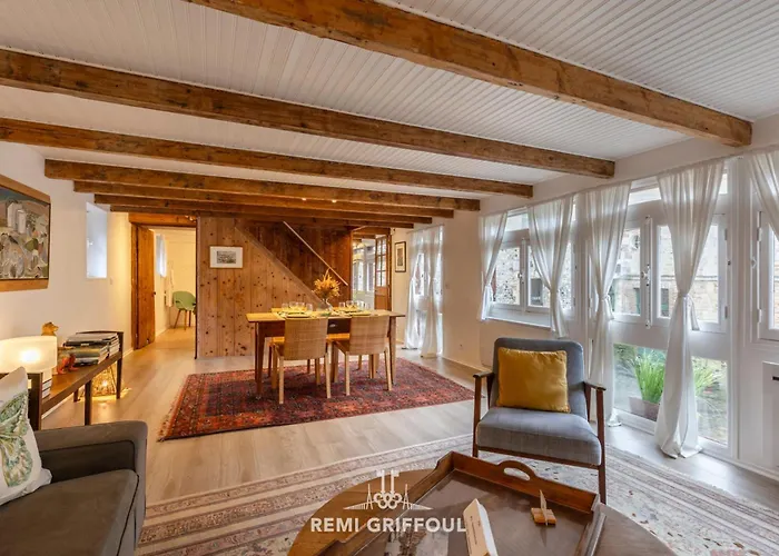 Fenetres Sur Cour 3 Duplex In The Heart Of The Center 4 Guests Апартаменты *